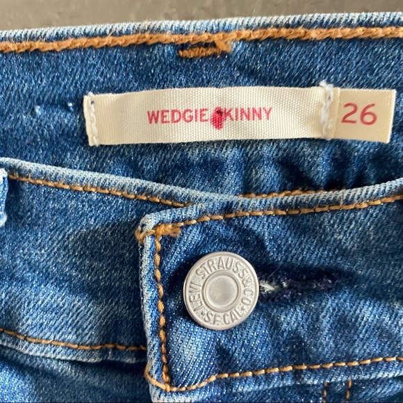 Levi’s Wedgie Skinny Jeans 26 distressed button fly high rise medium wash - Picture 12 of 12